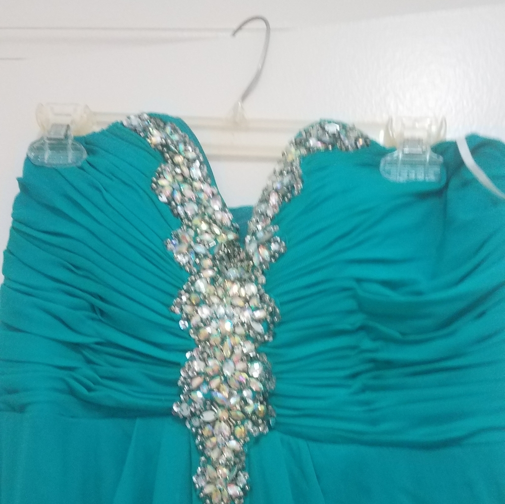 Dress - Picture 2 of 4
